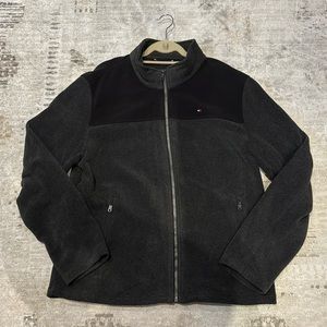 Men’s Tommy Hilfiger two tone grey & black fleece jacket Size L! New! (no tags)